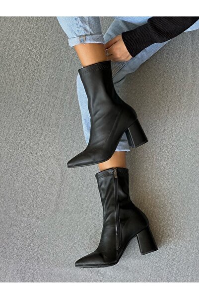 Aslının Butiği Μαύρες μπότες με τακούνι 7 εκ.