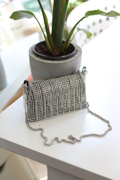 Moom Bag Geantă de umăr pentru rochie de seară țesută pentru femei Silver Tassel Stone