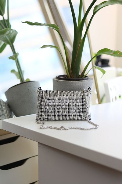 Moom Bag Geantă de umăr pentru rochie de seară țesută pentru femei Silver Tassel Stone