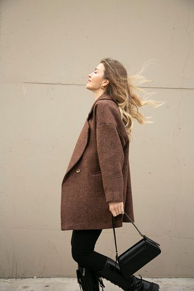 Sue Store Nadrozměrný kašmírový kabát hořký hnědý rybí záda