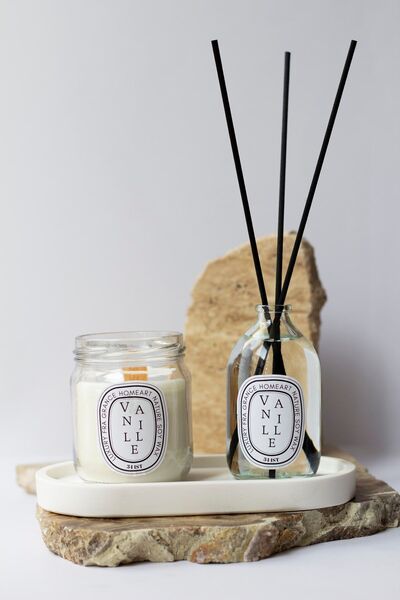 a&p ( Tabak Hariçtir) Vanilya Kokulu Ahşap Fitilli Mum Ve Oda Kokusu Seti (ALTLIK HARİÇTİR)