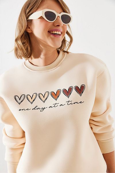 Bianco Lucci Buntes, mit Herzen bedrucktes Damen-Sweatshirt MBHS007 – Drei-Garn-Raster