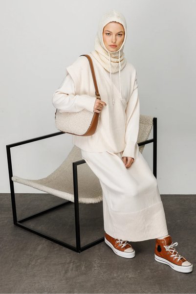 HUDANA Cream Balaclava Winter Knitwear Headgear Made of Breathable Fabrics.
