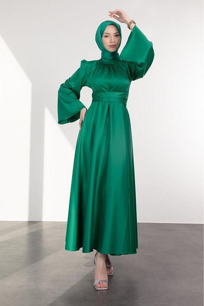 Lamia Giyim Βραδινό φόρεμα Grass Green Satin Hijab - Ισπανικό μανίκι και περιτύλιγμα μέσης