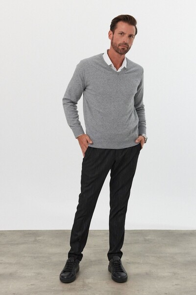 Livio Ferri Erkek Yünlü Normal Kalıp V Yaka Standart Fit Triko Kazak