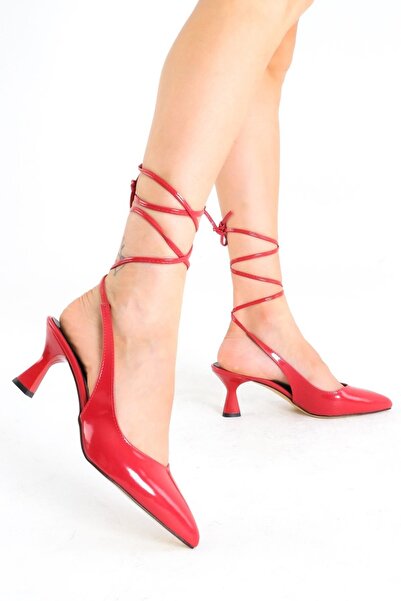 Ayakkabı Podyumum NALAN 'جلد أحمر لامع بمقدمة مدببة وظهر مفتوح وربطة عنق مفصل...