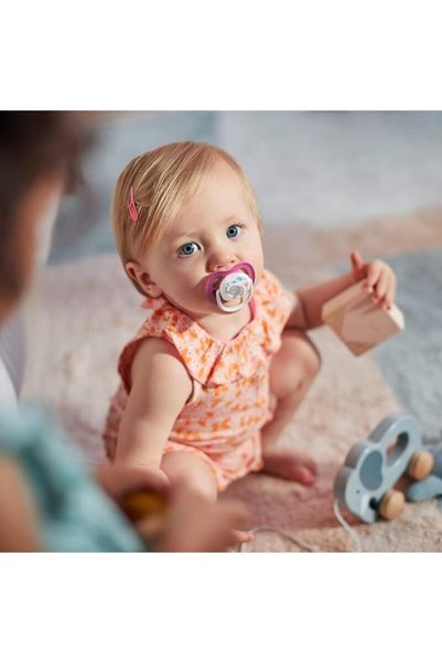 Philips Avent Avent SCF080/08 Ultra Air Pacifier (6-18 Months) Girl