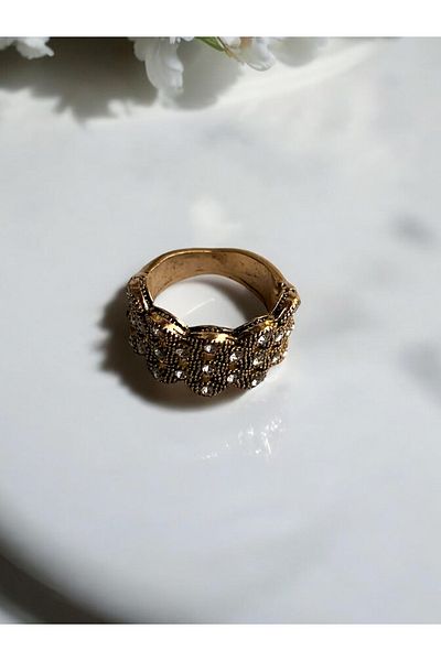 FAYRA ACCESSORIES Crystal Stone Detailed Diamond Mounted Ring