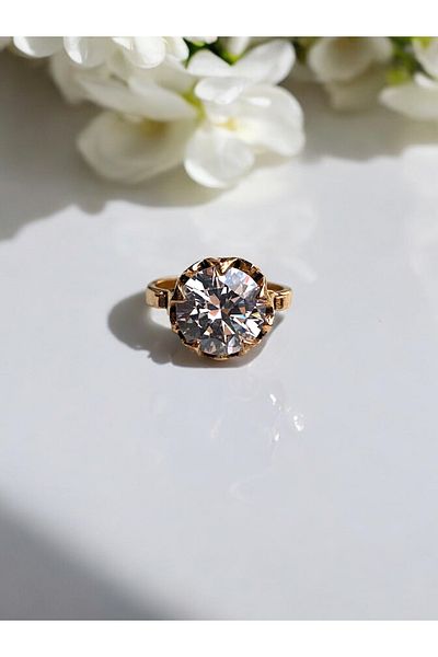 FAYRA ACCESSORIES Diamond Mounted Zircon Single Stone