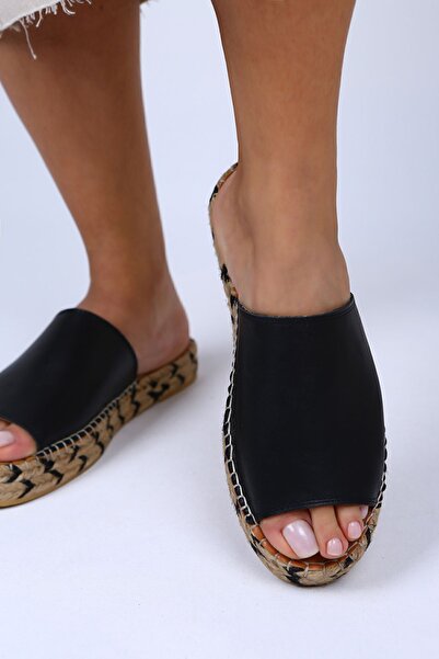 Manijero Galena Genuine Leather Open Front Single Band Black Slippers