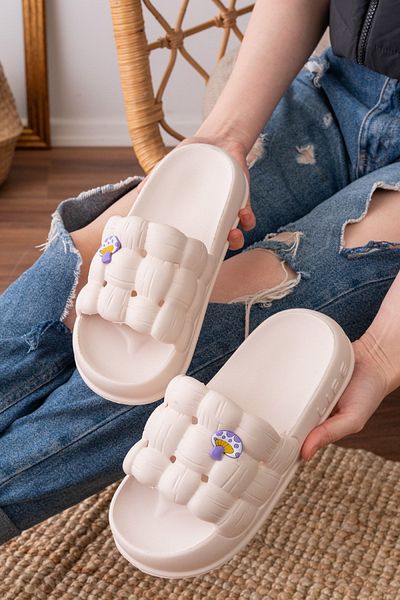 Slipcat Women's Luxury Lightweight and High Sole Anti-Slip Sticker Patterned Daily Beach Sea Pool Bath Slippers with Gel