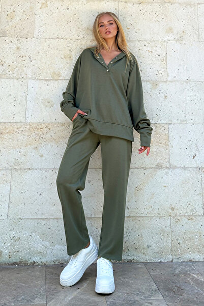 Trend Alaçatı Stili Kadın Haki Kapüşonlu Çıtçıtlı Oversize Sweatshirt Ve Pantolonlu Alt Üst Takım ALC-X12476