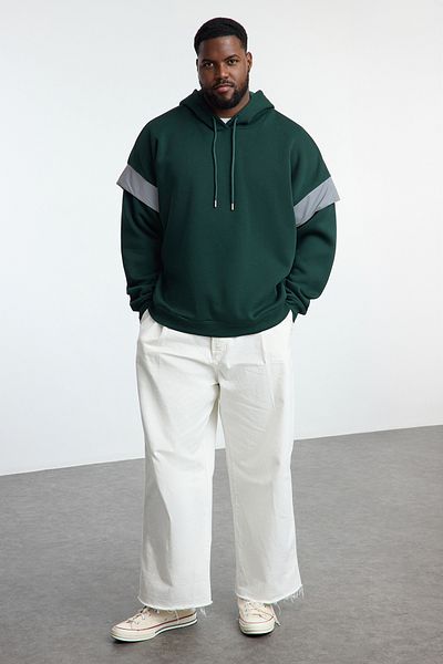 Trendyol Collection Velká smaragdově zelená fleecová mikina s kapucí – reflexní detaily, oversize Tmnaw24ao00010