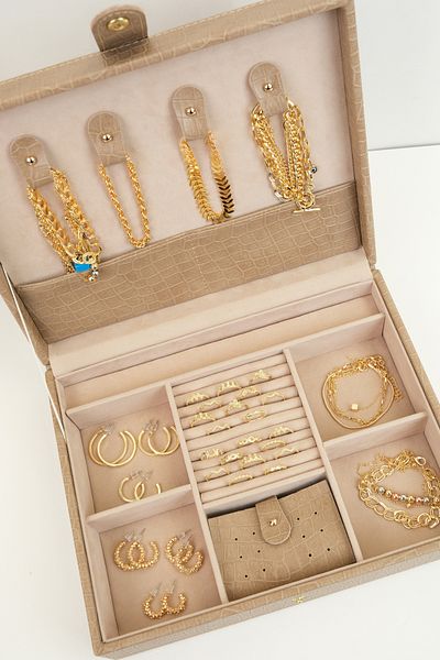 Jack Ferrero Gold Colored 48 Piece Full Plus Set - Box Can Be Sent