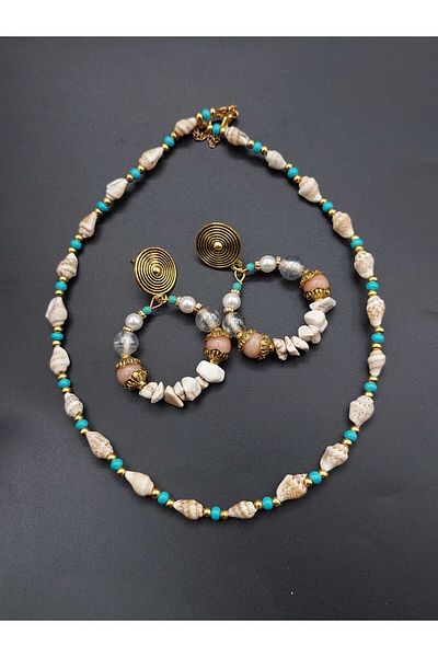 takitokaciniz Mother of Pearl Material - Necklace and Earring Set