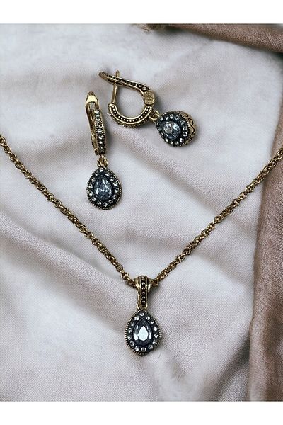 FAYRA ACCESSORIES Zircon Stone Detailed Water Drop Necklace and Dangle Earring Set