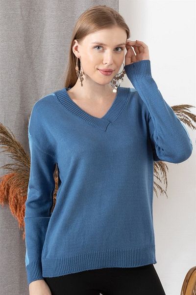 AQE FASHION Pulover de damă Indigo cu mâneci în dungi cu decolteu triplu