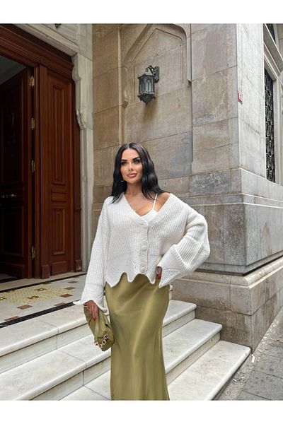 Melike Bakar Boutique Basic V-Neck Wide Sleeve Knitwear Cardigan