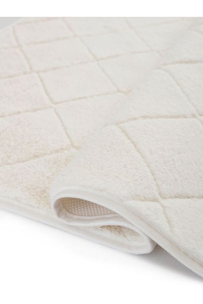 LC Waikiki Πατάκι μπάνιου LCW HOME 60x100 cm με σχέδιο εκρού