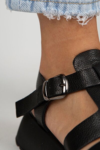 Manijero Rosa Women's Genuine Leather Buckle Black Sandals