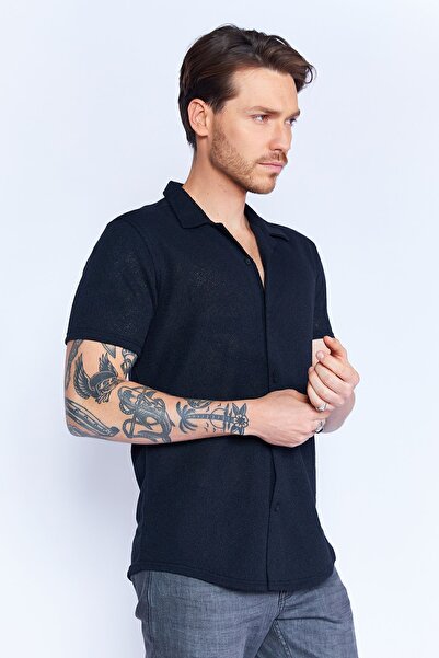 MAN EDITION Мъжка риза - черна плетена, с кръстосан яка, къс ръкав | Ee100118...