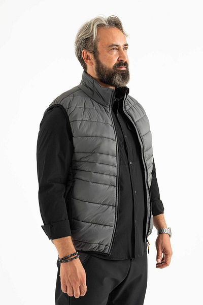 Longberg Men's Quilted Vest - Stand Collar and Zipper Detail