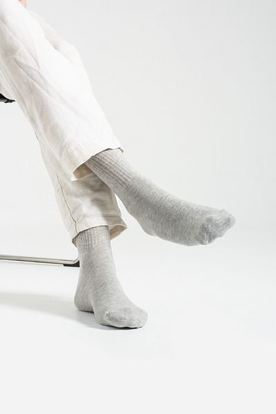 Socks Here Gray Patternless Men's Sports Socks