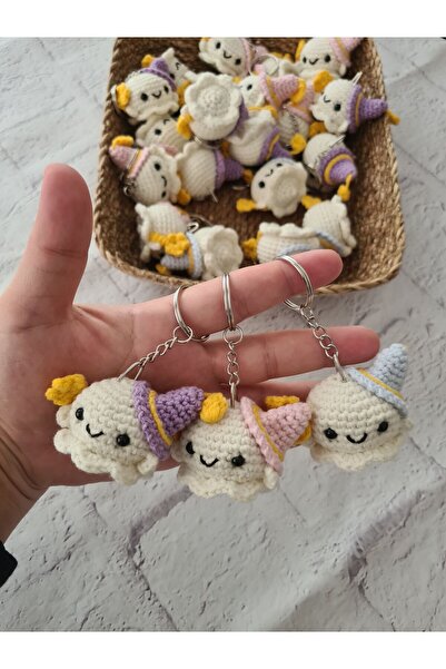 On marifet yün ve hobi dünyası Amigurumi örgü cadı şapkalı hayalet anahtarlık