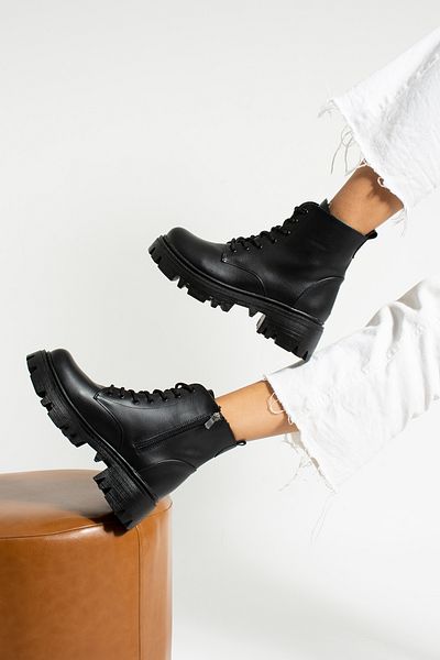 İnan Ayakkabı Women's Black Boots (HEEL 5 CM)