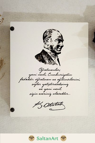 SaltanArt Cadou premium pentru Ziua Profesorului cu tematică Ataturk - Caiet și pix din lemn pentru breloc