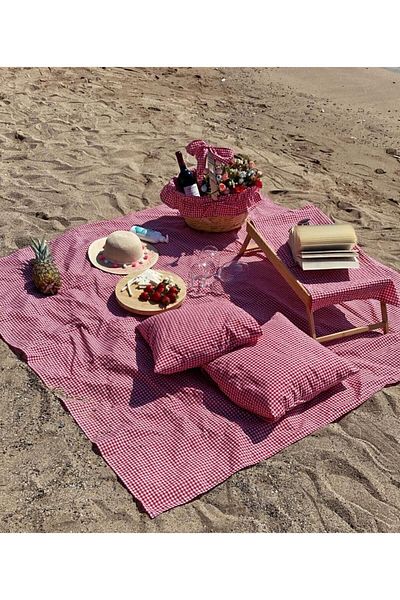 KaHoCo Red Pitikareli Picnic Set with Basket Picnic Cloth (SERVICE COFFEE NOT INCLUDED.)