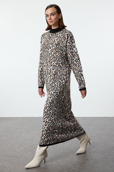 Trendyol Modest Černé pletené šaty s leopardím vzorem - TCTAW25EB00095