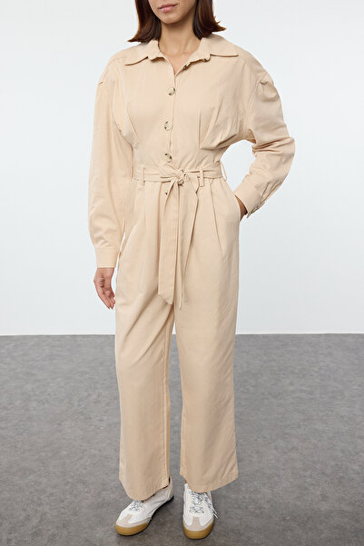 Trendyol Collection Dlouhý overal s páskem v velbloudí barvě - Košilový límec, Detail v pase Twoaw25tu00012