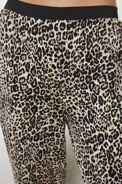 Trendyol Collection Leopárdmintás pamut pizsama szett - gumi részletekkel, több színben THMAW25PT00110