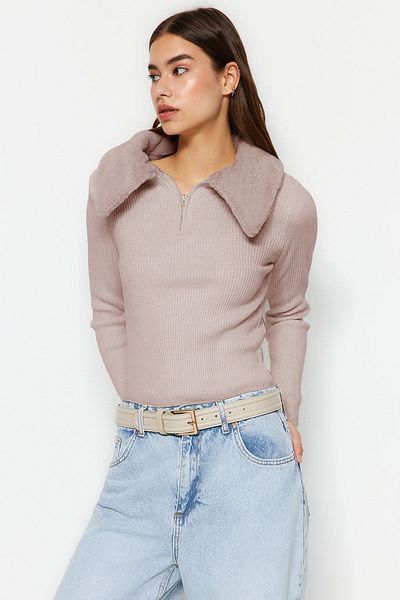 Trendyol Collection Pulover din tricot pudrat cu gât polo - cu detaliu din blană artificială, TWOAW24KZ00204