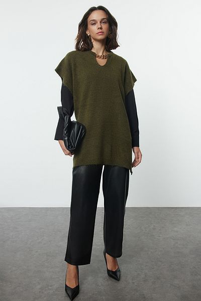 Trendyol Modest Strickpullover - Khakifarbenes Kettenaccessoire, TCTAW25UV00013