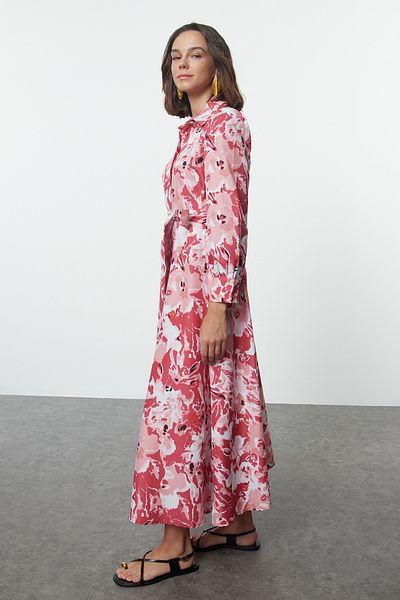Trendyol Modest Blumengemustertes Kleid mit roter Gürtel - TCTSS24EB00280