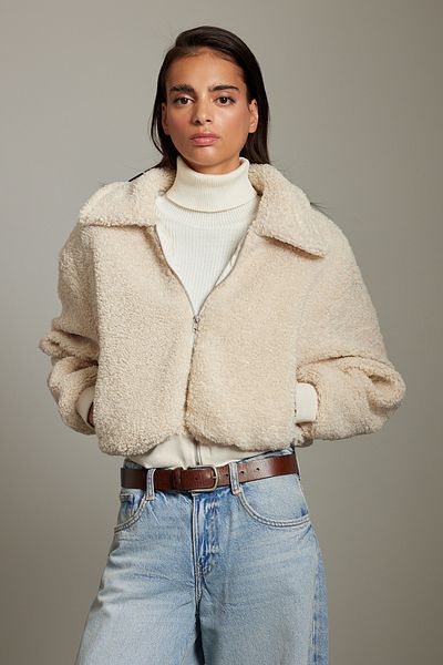 Trendyol Collection Plyšový kabát Ecru - Regular Fit Twoaw25Mo00058
