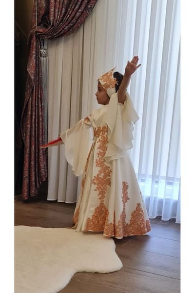 Shıne dresses قفطان بناتي أبيض من Bindallı