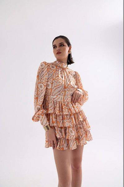 FASHION COCKTAIL Fusta stratificată cu umeri căptușiți, model moale autentic importat, țesătură din șifon, cu mânecă lungă, mini rochie de primăvară