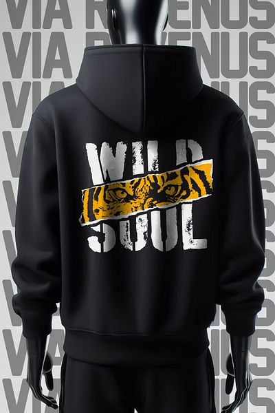 Vordevia Черен суитшърт с качулка Wild Soul - щампа отпред и отзад, широк модел с 3 нишки