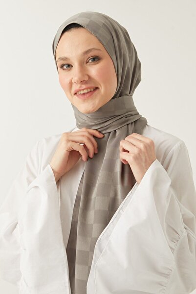 meysen Checkerboard Pattern Shawl