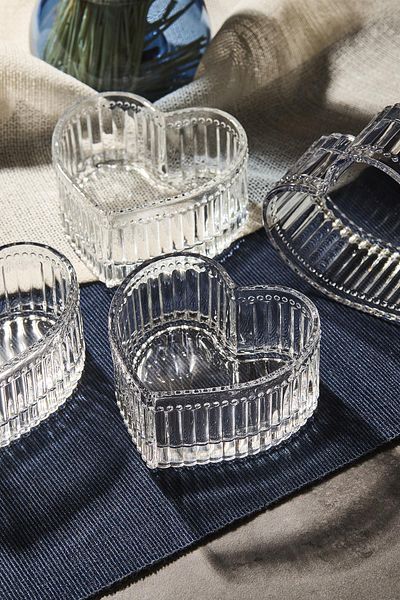 Perotti Lusia 4-Piece Glass Heart Magnolia-Snack Bowl Presentation Bowl