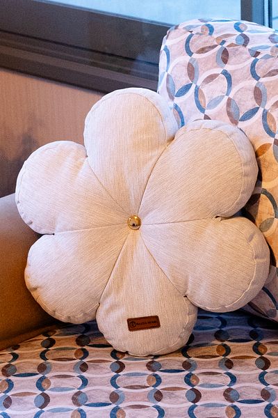 Rayda Home Decorative Linen Fabric Cream Color Inner Filled Gold Button Detailed Daisy Throw Pillow 42*42 Cm