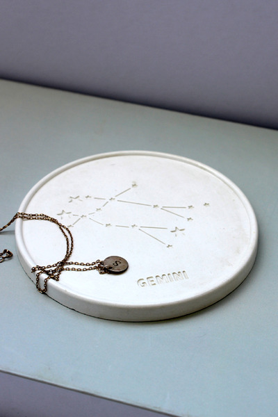 The Craft Thor Gemini Zodiac Gemini - قاعدة أكواب خرسانية بيضاء