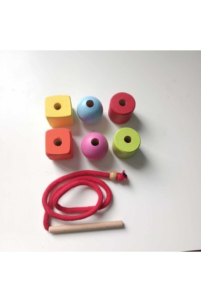 Moccotoys Montessori Ahşap Boncuk Dizme & Ip Geçirme Oyunu Renkli