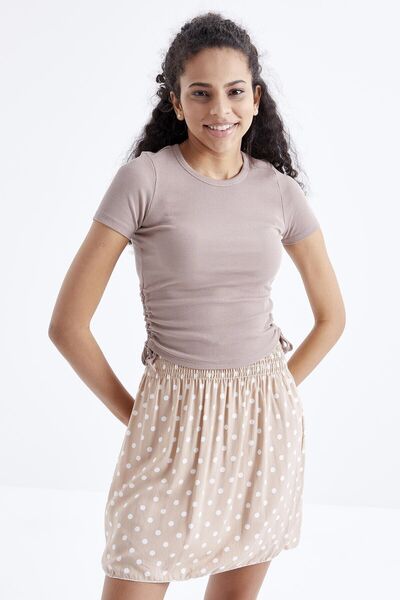 TOMMY LIFE O Neck Side Gathered Camel Crop Top - 97203