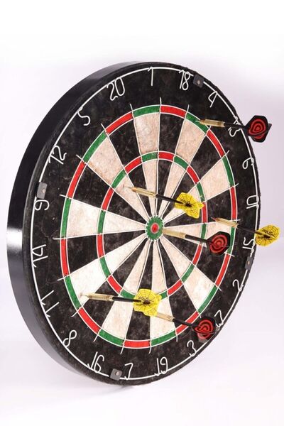 Delta Sisal Dart Seti 45 Cm (18 İnç) Büyük Boy + 6 Dart Oku (18 Gr) Hedef Tahtası