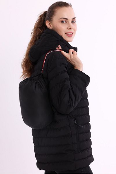 QAWWA Black with Portable Bag - Lightweight and Windproof Women's Sports Coat