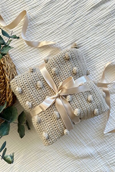 Sistaful El Örgüsü Bej Televizyon Battaniyesi